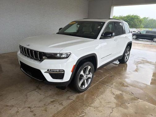Bright White Clearcoat 2023 Jeep Grand Cherokee Limited