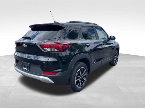 Mosaic Black Metallic 2025 Chevrolet Trailblazer LT
