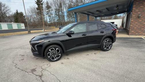Black 2026 Chevrolet Trax 2RS
