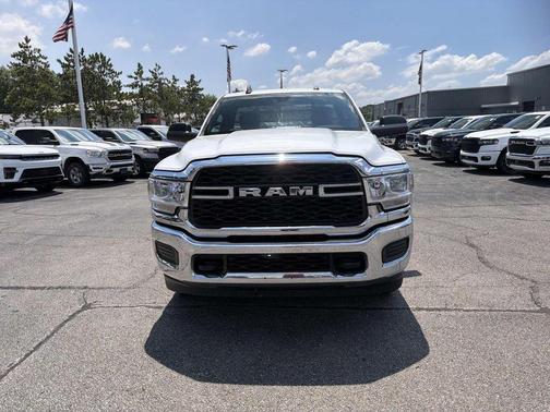 Bright White Clearcoat 2022 RAM 2500 Tradesman Regular Cab 4x2 8' Box