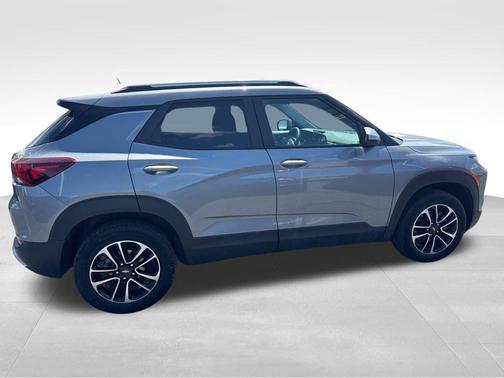Sterling Gray Metallic 2025 Chevrolet Trailblazer LT