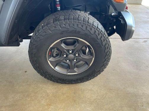 Sting-Gray Clearcoat 2022 Jeep Gladiator Rubicon
