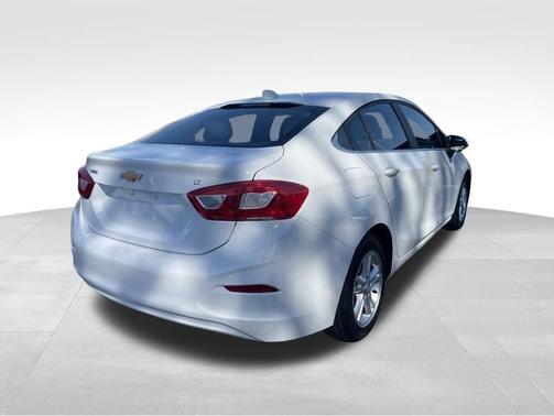 Summit White 2016 Chevrolet Cruze LT Auto