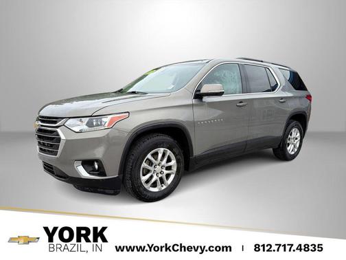Pepperdust Metallic 2019 Chevrolet Traverse LT Cloth