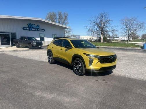 Nitro Yellow 2024 Chevrolet Trax 1RS