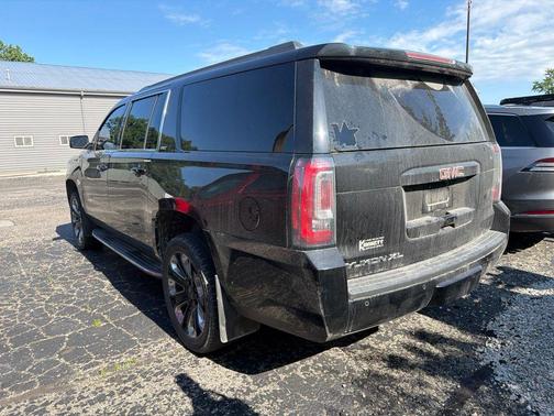 Onyx Black 2019 GMC Yukon XL SLT