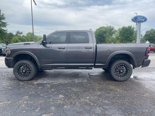 Granite Crystal Metallic Clearcoat 2020 RAM 3500 Laramie Crew Cab 4x4 6'4' Box