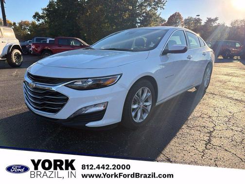 Summit White 2024 Chevrolet Malibu FWD 1LT