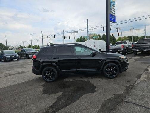 Diamond Black 2018 Jeep Cherokee Latitude