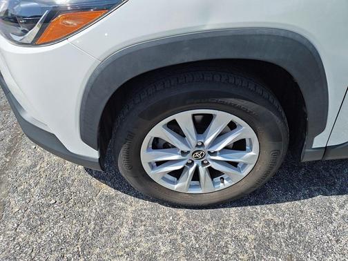 Wind Chill Pearl 2022 Toyota Corolla Cross LE
