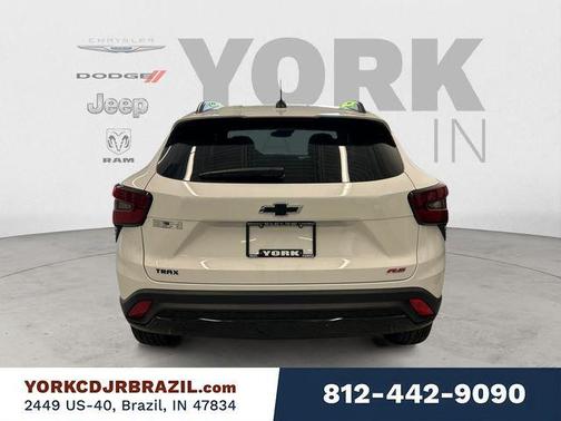 Summit White 2024 Chevrolet Trax FWD 2RS