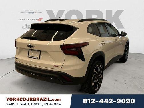 Summit White 2024 Chevrolet Trax FWD 2RS