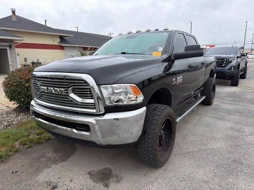 Brilliant Black Crystal Pearlcoat 2018 RAM 2500 Tradesman Crew Cab 4x4 6'4' Box