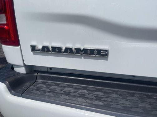 Bright White Clearcoat 2024 RAM 2500 Laramie Crew Cab 4x4 6'4' Box