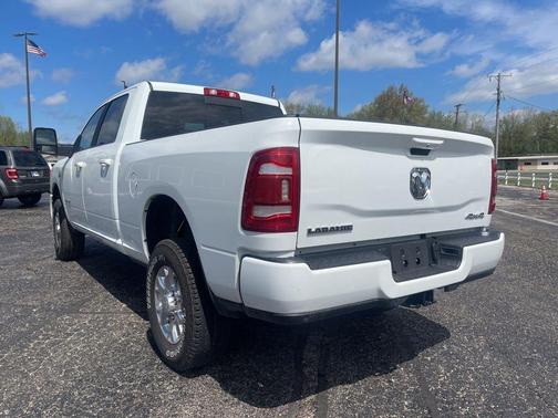 Bright White Clearcoat 2024 RAM 2500 Laramie Crew Cab 4x4 6'4' Box