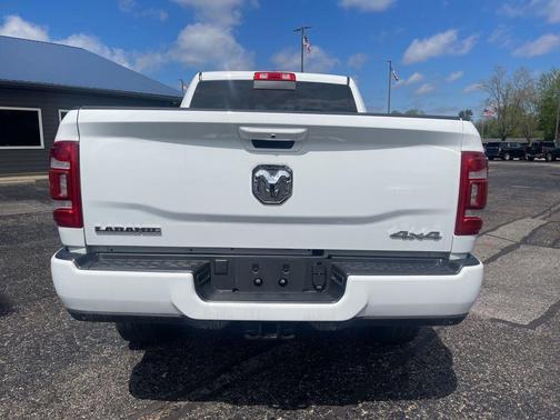 Bright White Clearcoat 2024 RAM 2500 Laramie Crew Cab 4x4 6'4' Box