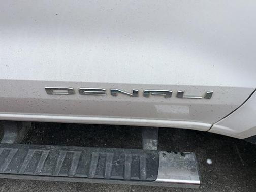 2023 GMC Canyon Denali