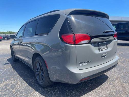 Ceramic Gray Clearcoat 2020 Chrysler Pacifica L