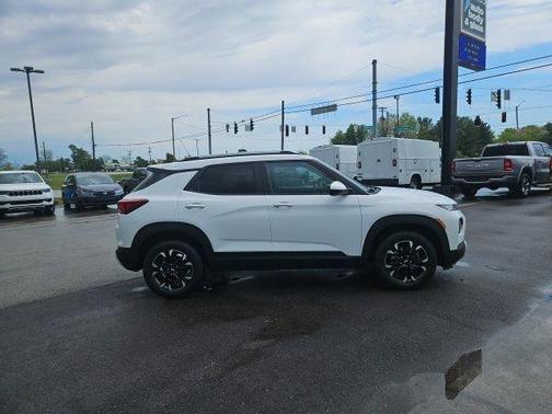 Summit White 2022 Chevrolet Trailblazer LT