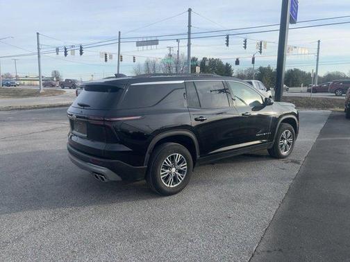 2025 Chevrolet Traverse LT