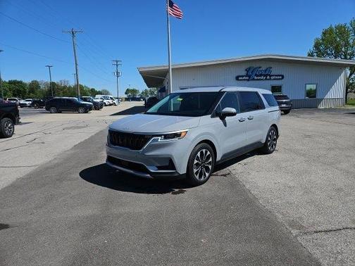 Ceramic White 2024 Kia Carnival EX