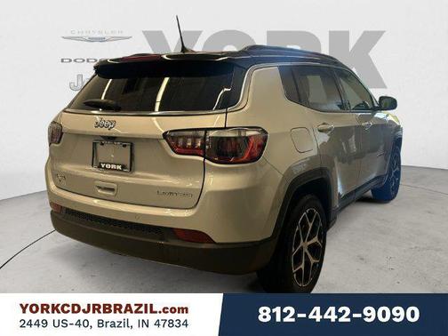 Silver Zynith Metallic Clearcoat 2024 Jeep Compass Limited