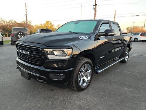 Diamond Black Crystal Pearlcoat 2019 RAM 1500 Big Horn