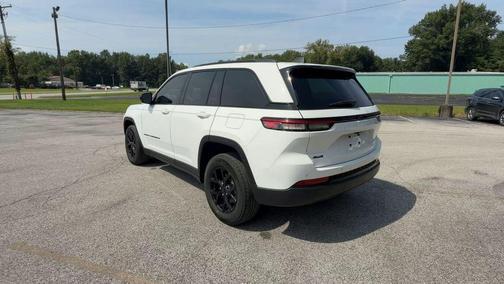 Bright White Clearcoat 2025 Jeep Grand Cherokee Altitude