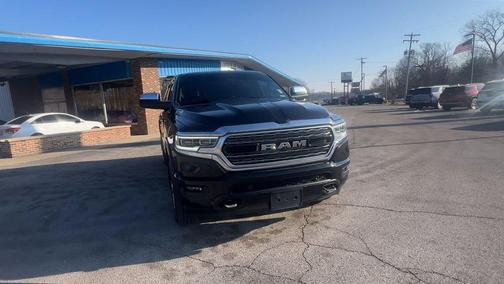 Diamond Black Crystal Pearlcoat 2021 RAM 1500 Limited