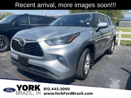 Celestial Silver Metallic 2023 Toyota Highlander LE