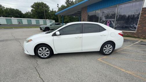 Super White 2016 Toyota Corolla LE