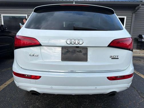 White 2017 Audi Q5 2.0T Premium Plus