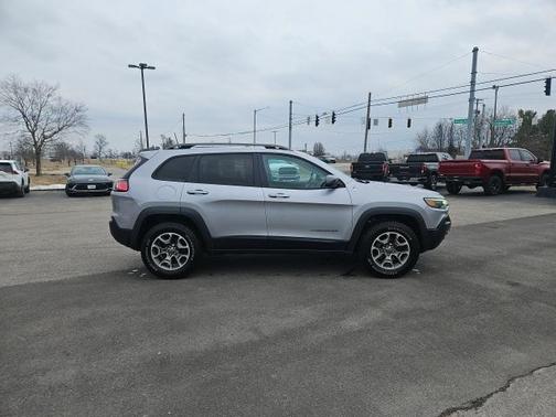 2020 Jeep Cherokee Trailhawk