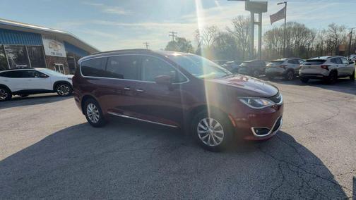 Velvet Red Pearlcoat 2017 Chrysler Pacifica Touring-L