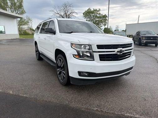 Summit White 2019 Chevrolet Suburban Premier