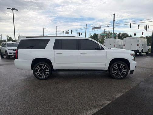 Summit White 2019 Chevrolet Suburban Premier