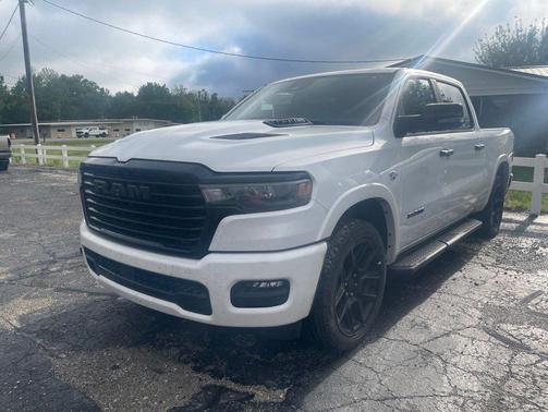 Ivory White Tri-Coat Pearlcoat 2026 RAM 1500 Laramie