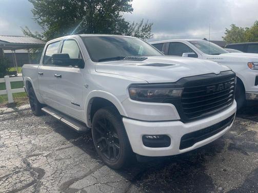Ivory White Tri-Coat Pearlcoat 2026 RAM 1500 Laramie
