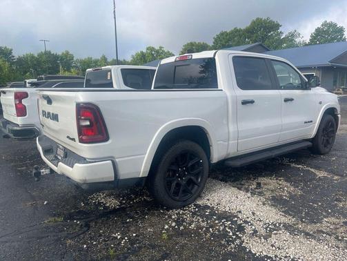 Ivory White Tri-Coat Pearlcoat 2026 RAM 1500 Laramie