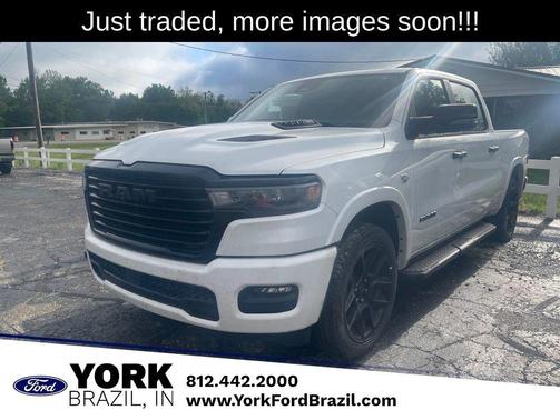 Ivory White Tri-Coat Pearlcoat 2026 RAM 1500 Laramie