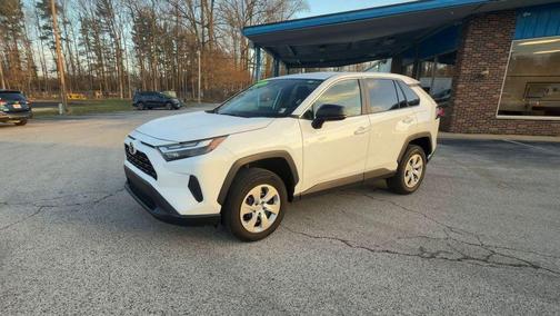 Ice Cap 2024 Toyota RAV4 LE