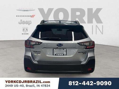 Ice Silver Metallic 2025 Subaru Outback Onyx Edition XT