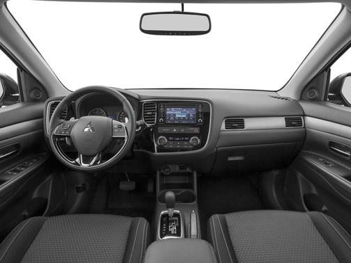 Cool Silver Metallic 2017 Mitsubishi Outlander ES