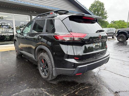Super Black 2025 Nissan Rogue Rock Creek