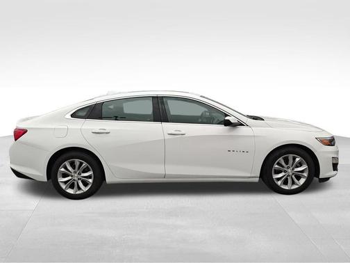 Summit White 2024 Chevrolet Malibu FWD 1LT