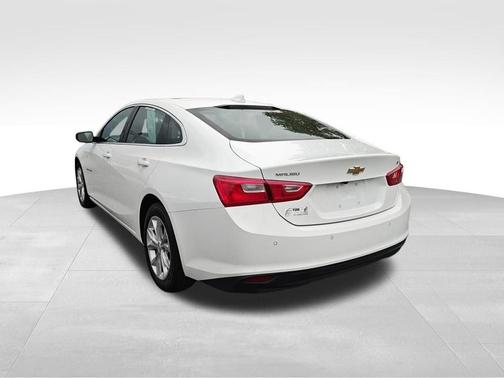 Summit White 2024 Chevrolet Malibu FWD 1LT