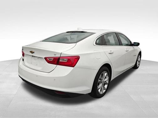 Summit White 2024 Chevrolet Malibu FWD 1LT