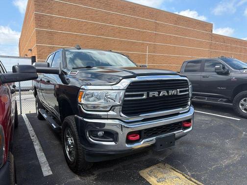 Diamond Black Crystal Pearlcoat 2019 RAM 2500 Big Horn Crew Cab 4x4 6'4' Box
