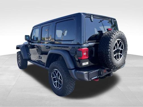 Black Clearcoat 2025 Jeep Wrangler Rubicon