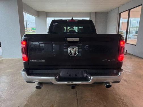 Diamond Black Crystal Pearlcoat 2019 RAM 1500 Big Horn